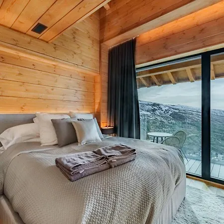 Luxury In With Views *